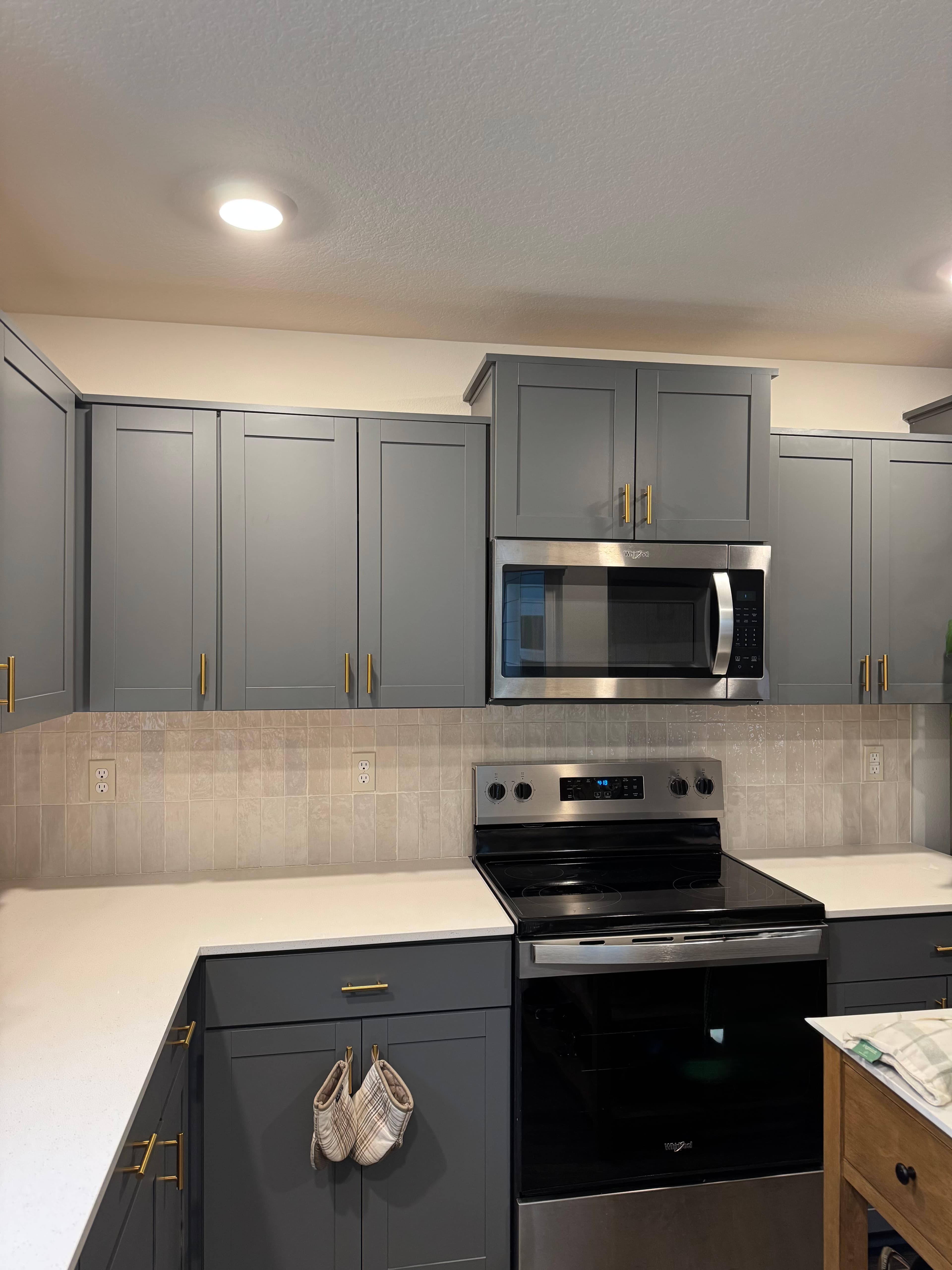 Gray kitchen cabinets with stainless appliances Vancouver WA